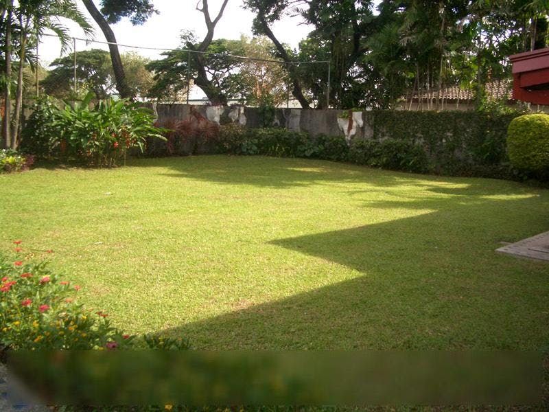"3BR House for Rent in Dasmari?as Village, Makati"06