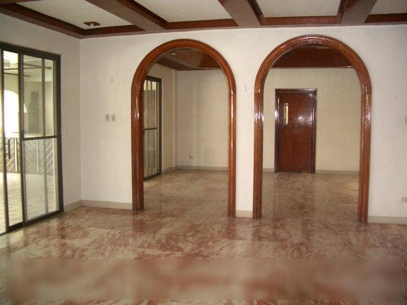 "3BR House for Rent in Dasmari?as Village, Makati"10