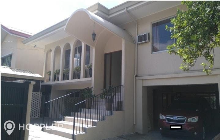 "6BR House for Rent in Magallanes, Makati"08