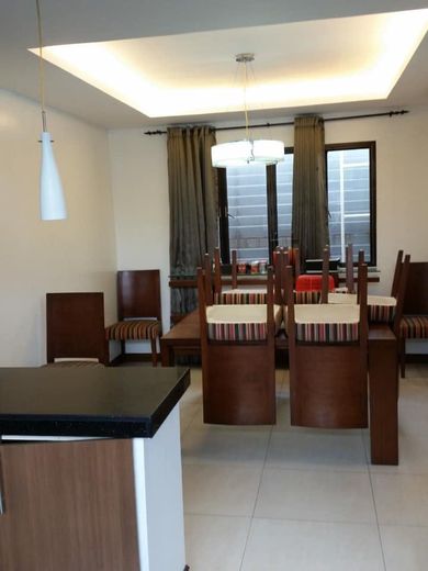 "3BR Townhouse for Rent in Kapitolyo, Pasig"01