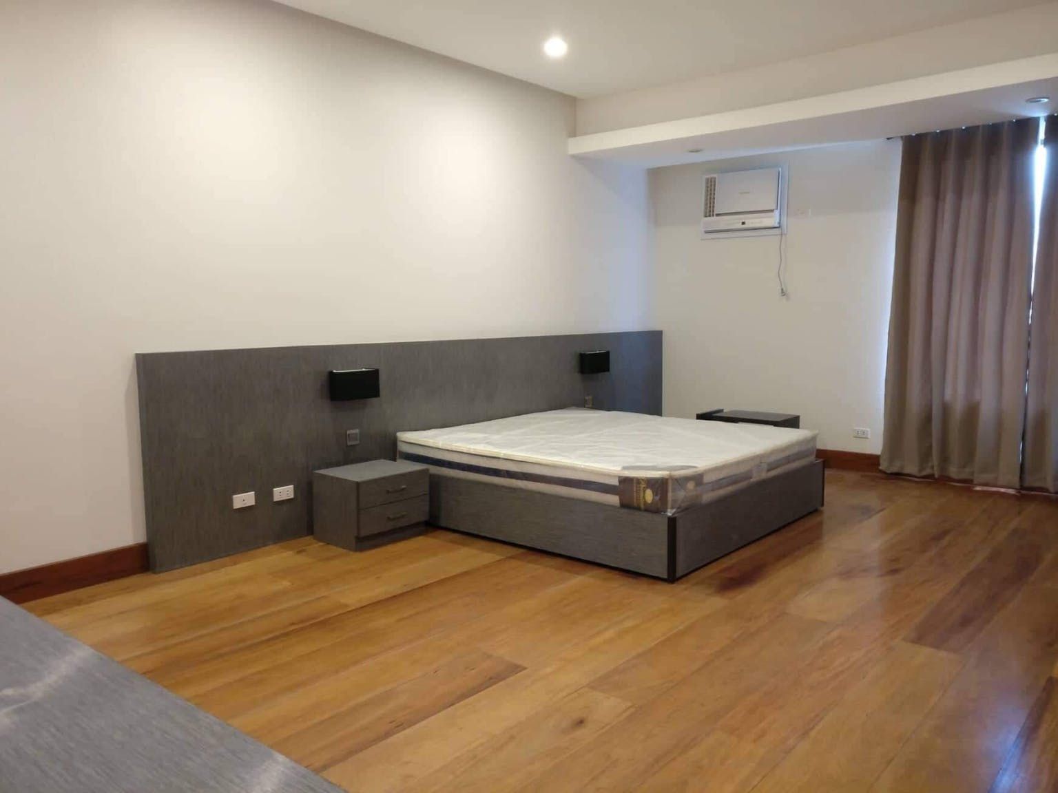 "5BR House for Rent in Green Meadows, Quezon City"10
