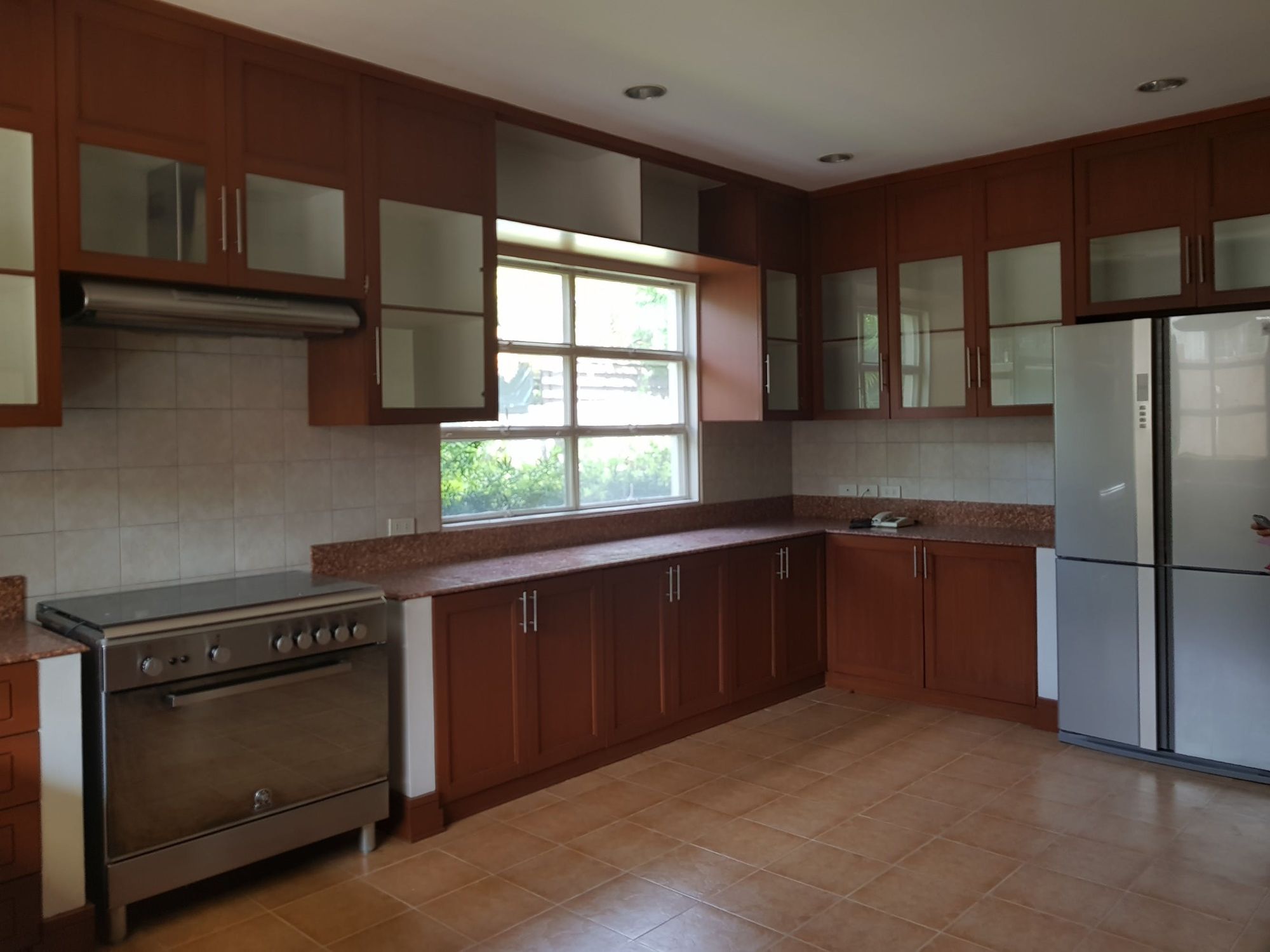 "4BR House for Rent in Dasmari?as Village, Makati"10