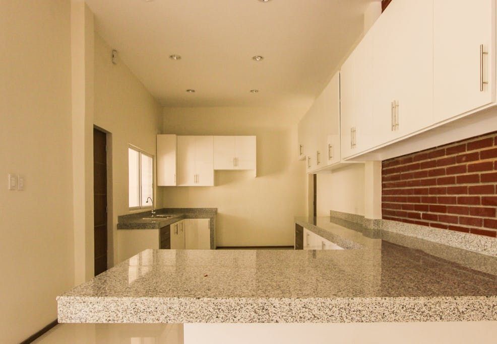 "4BR Townhouse for Rent in ,"05