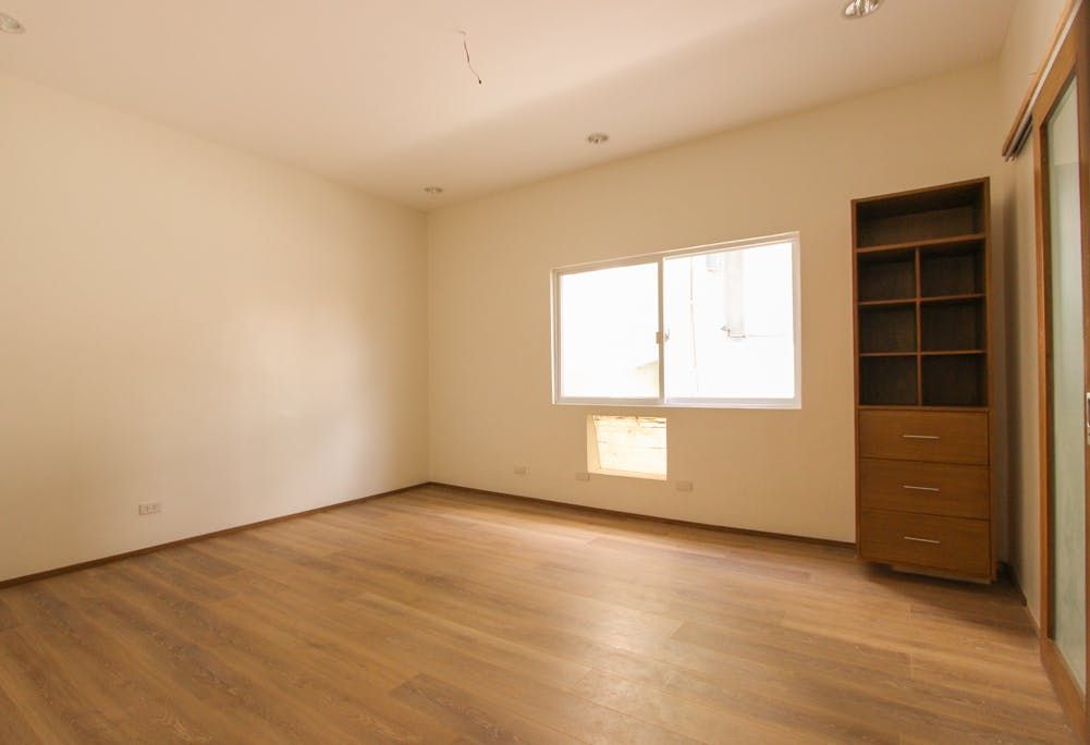 "4BR Townhouse for Rent in ,"09