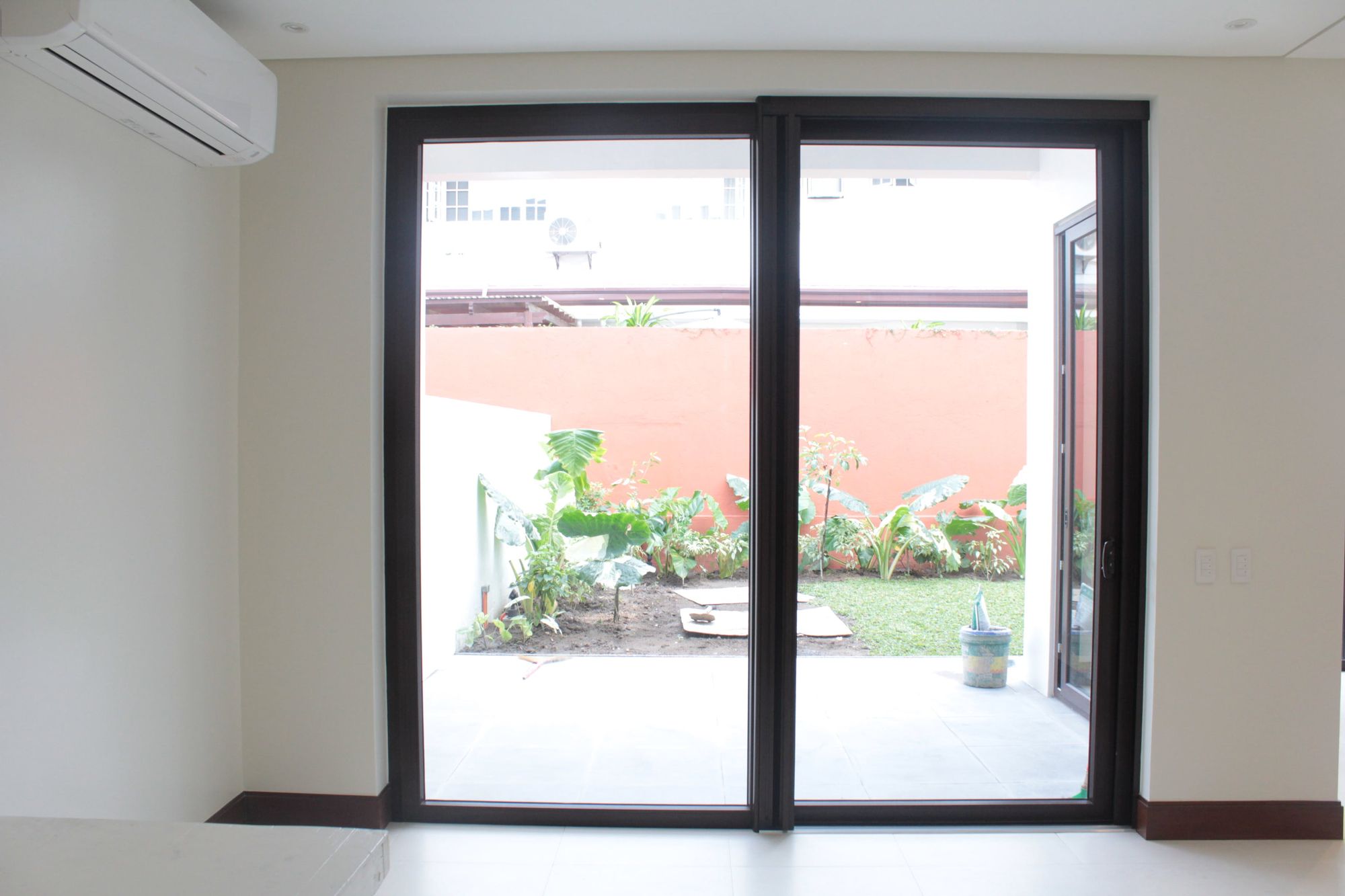 "5BR House for Rent in San Lorenzo Village, Makati"10