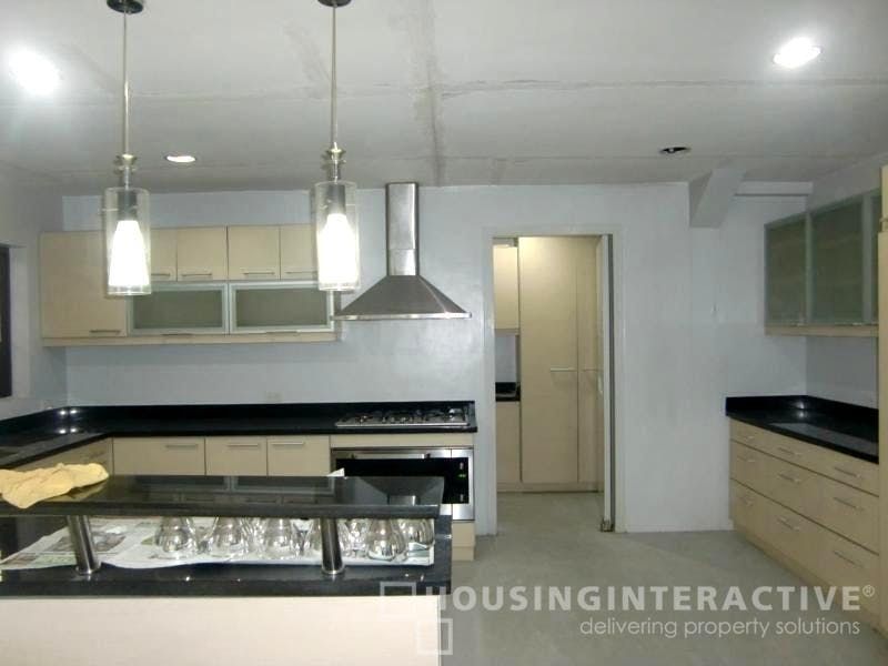 "4BR House for Rent in Valle Verde, Pasig"09