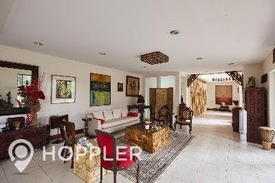 "4BR House for Rent in Dasmari?as Village, Makati"06