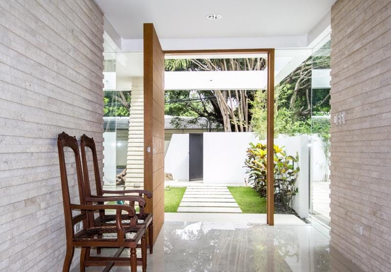 "4BR House for Rent in Urdaneta Village, Makati"04