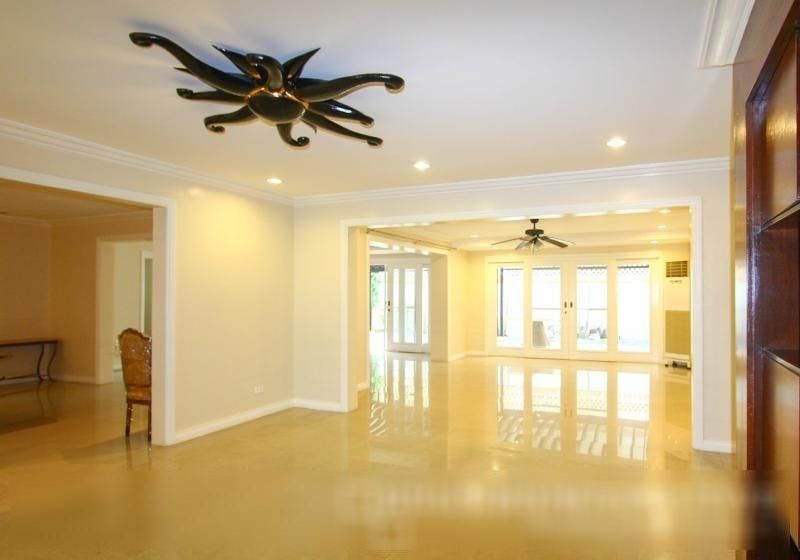 "4BR House for Rent in Urdaneta Village, Makati"09