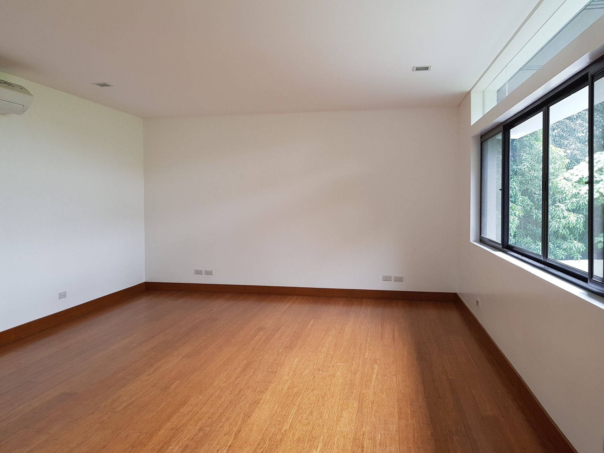 "4BR House for Rent in Forbes Park, Makati"09