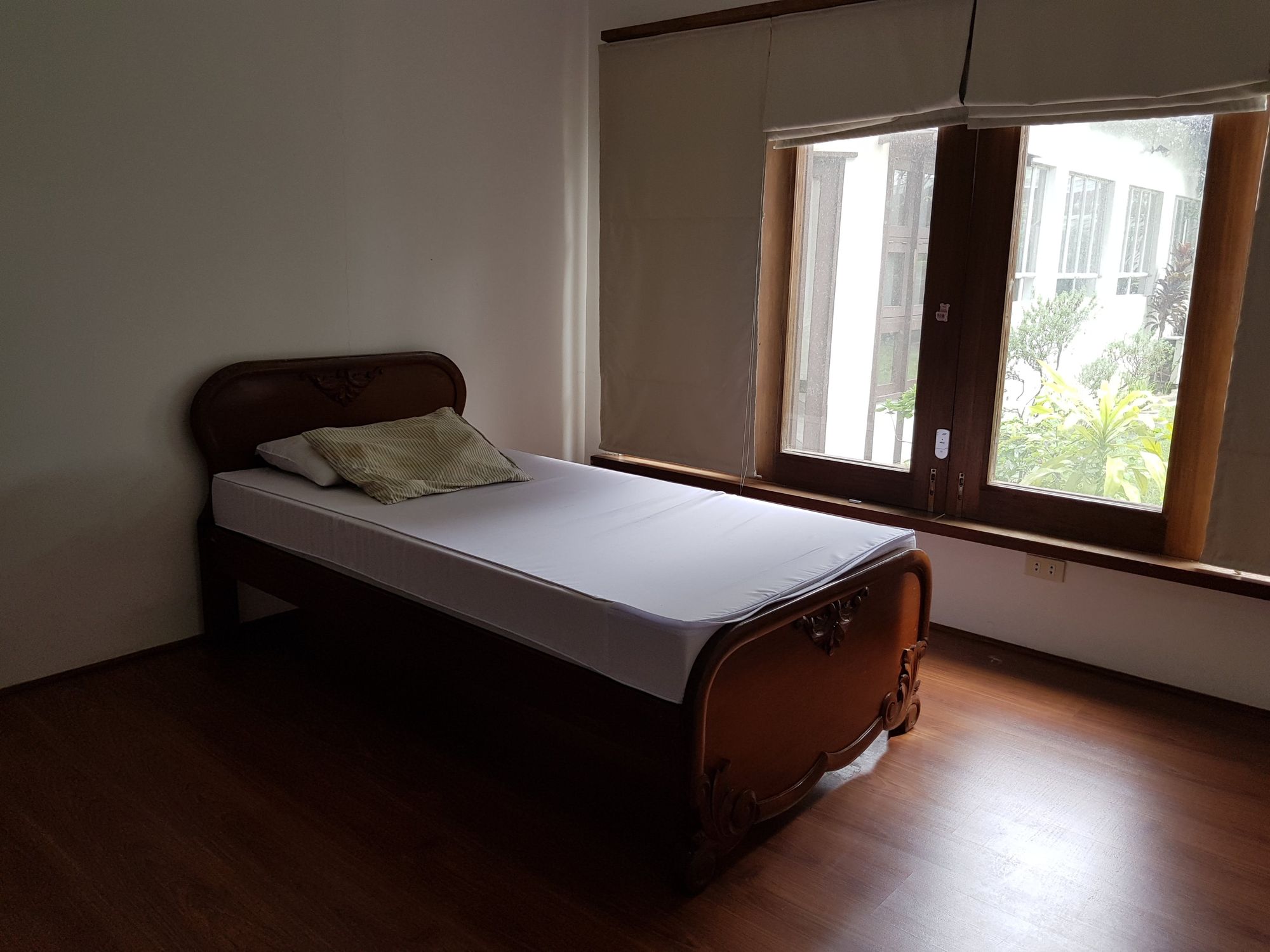 "3BR House for Rent in Tahanan Village, Para?aque"08