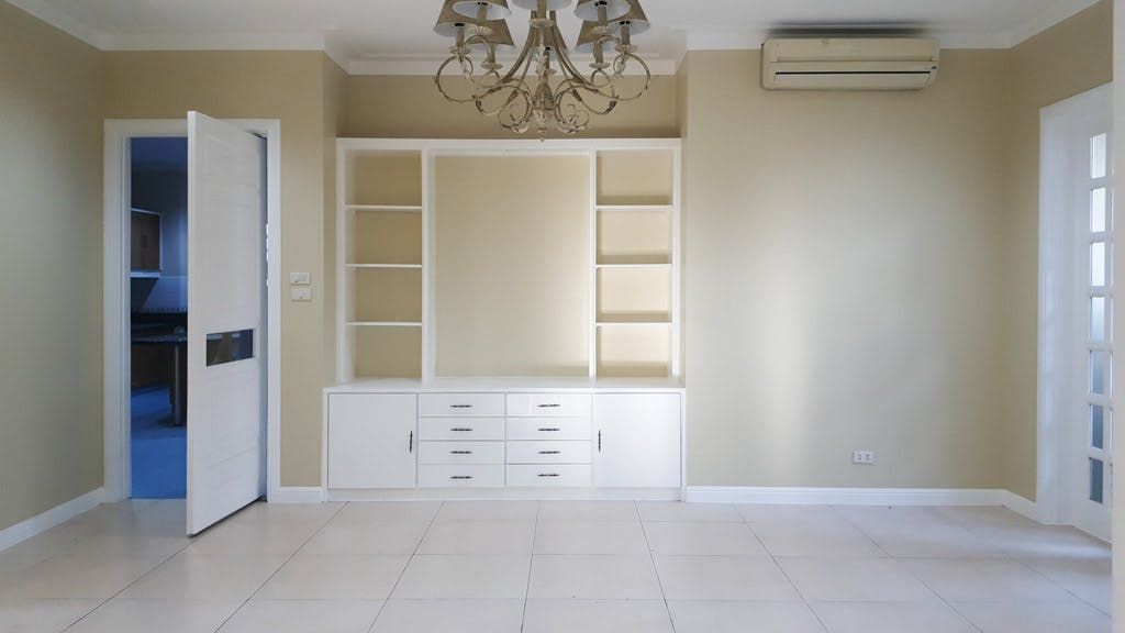 "4BR House for Rent in Urdaneta Village, Makati"04