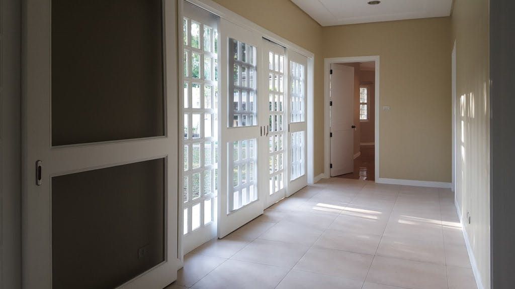 "4BR House for Rent in Urdaneta Village, Makati"08
