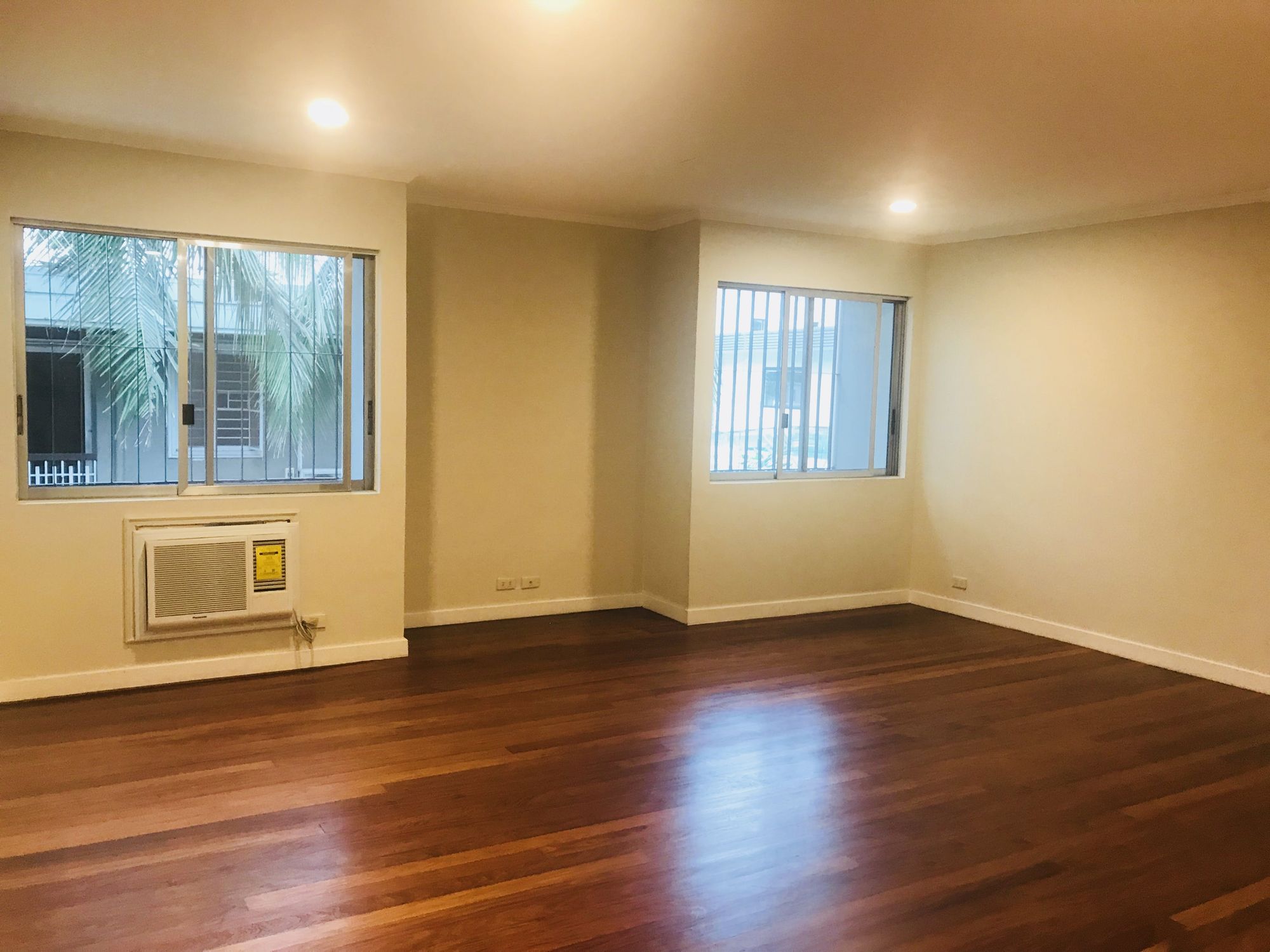 "5BR House for Rent in Magallanes, Makati"09