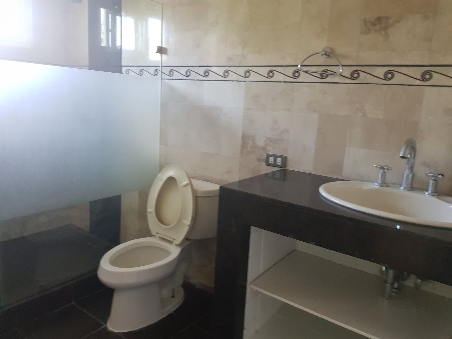 "4BR House for Rent in Ayala Alabang Village, Muntinlupa"10