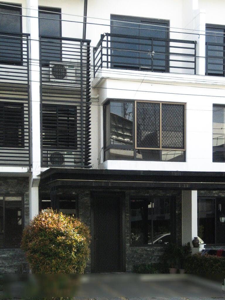 "4BR House for Rent in Bambang, Taguig"09