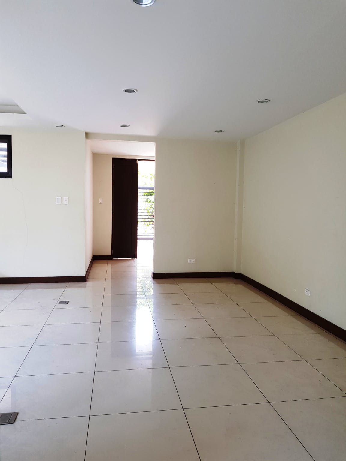 "4BR House for Rent in San Lorenzo Village, Makati"05