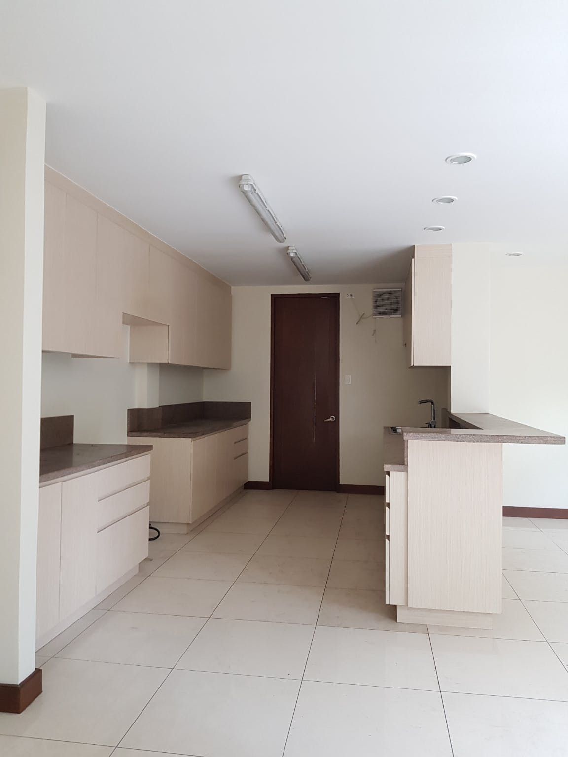 "4BR House for Rent in San Lorenzo Village, Makati"09