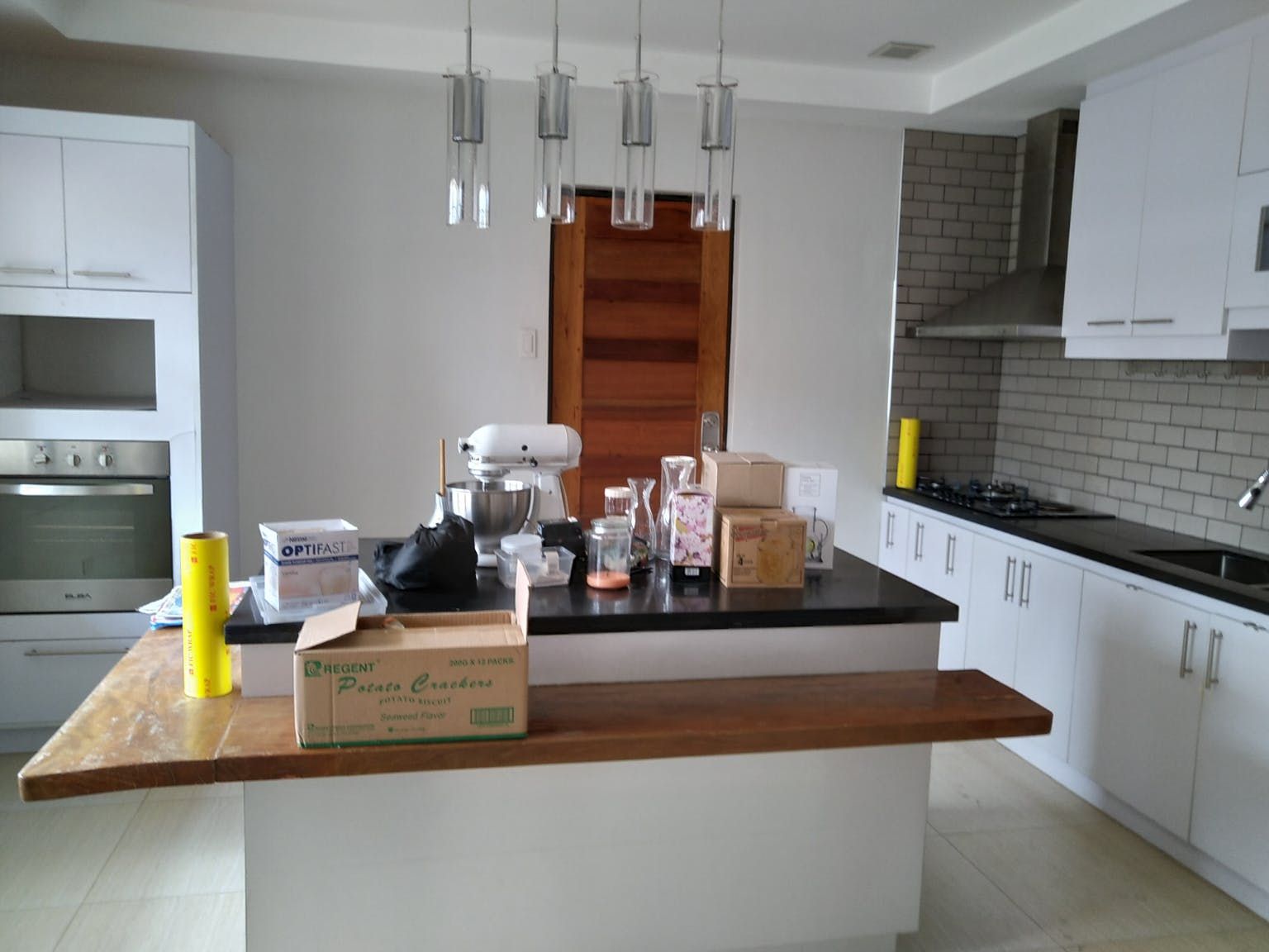 "4BR House for Rent in BF Resort Village, Las Pi?as"08