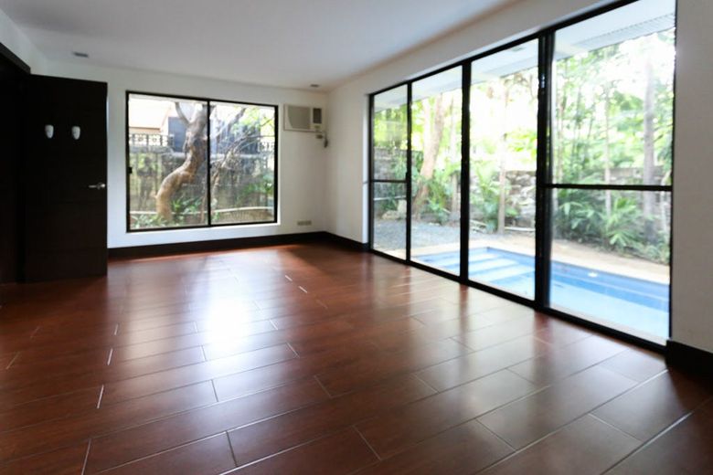 "5BR House for Rent in Dasmari?as Village, Makati"01