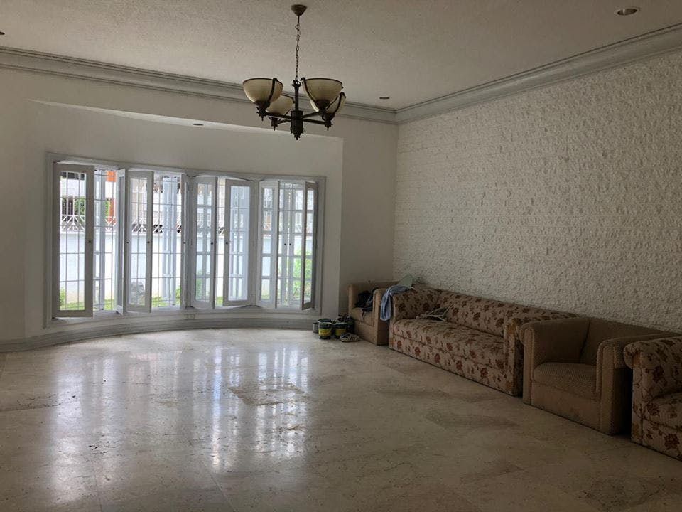"5BR House for Rent in Greenhills, San Juan"08