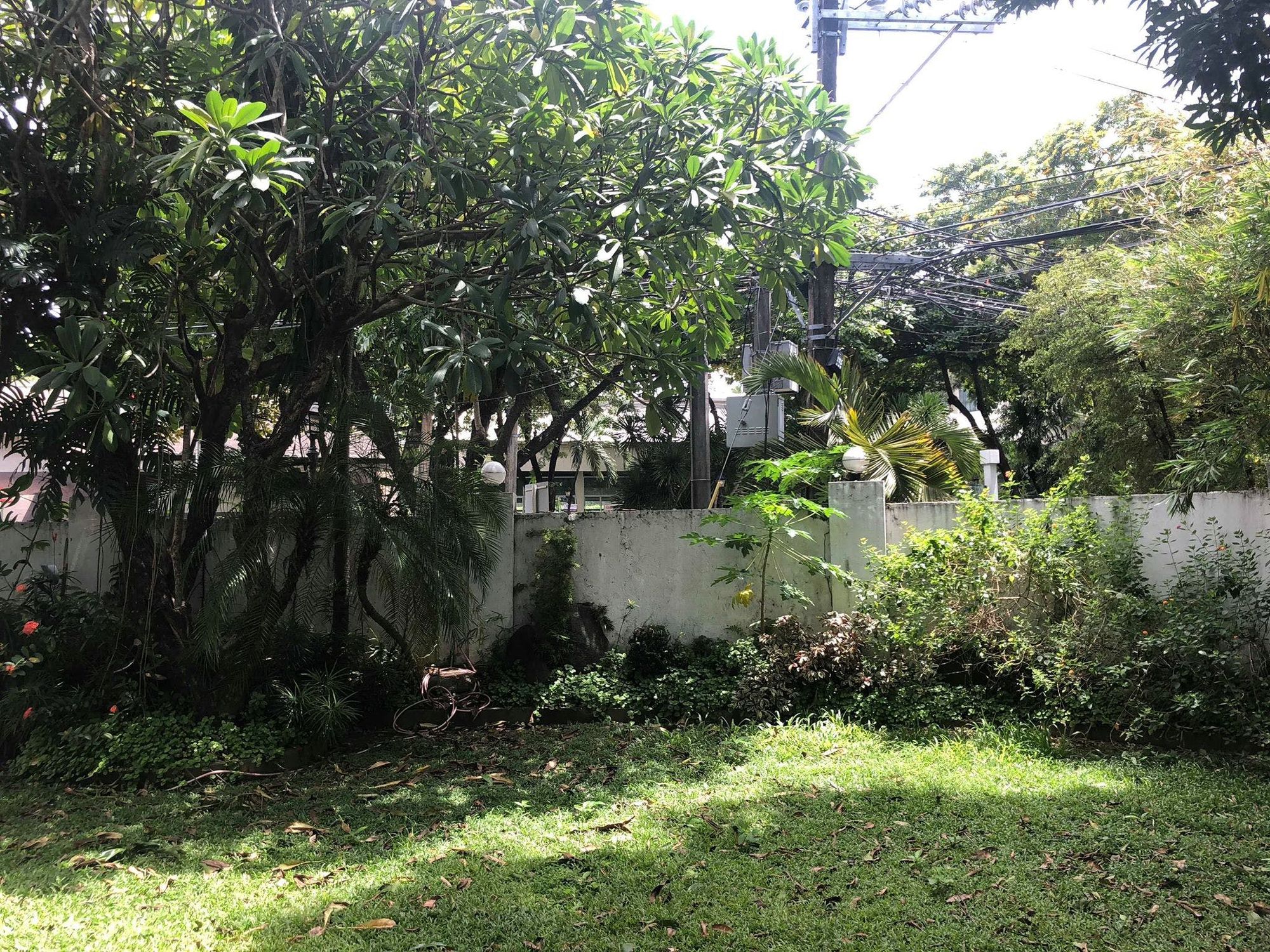 "4BR House for Rent in San Lorenzo Village, Makati"09