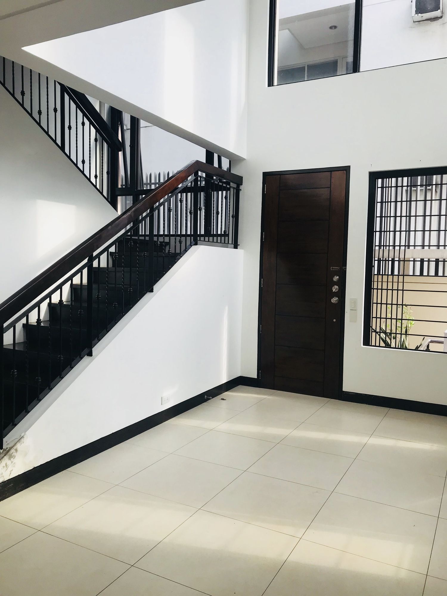 "3BR Townhouse for Rent in Valenzuela, Makati"04