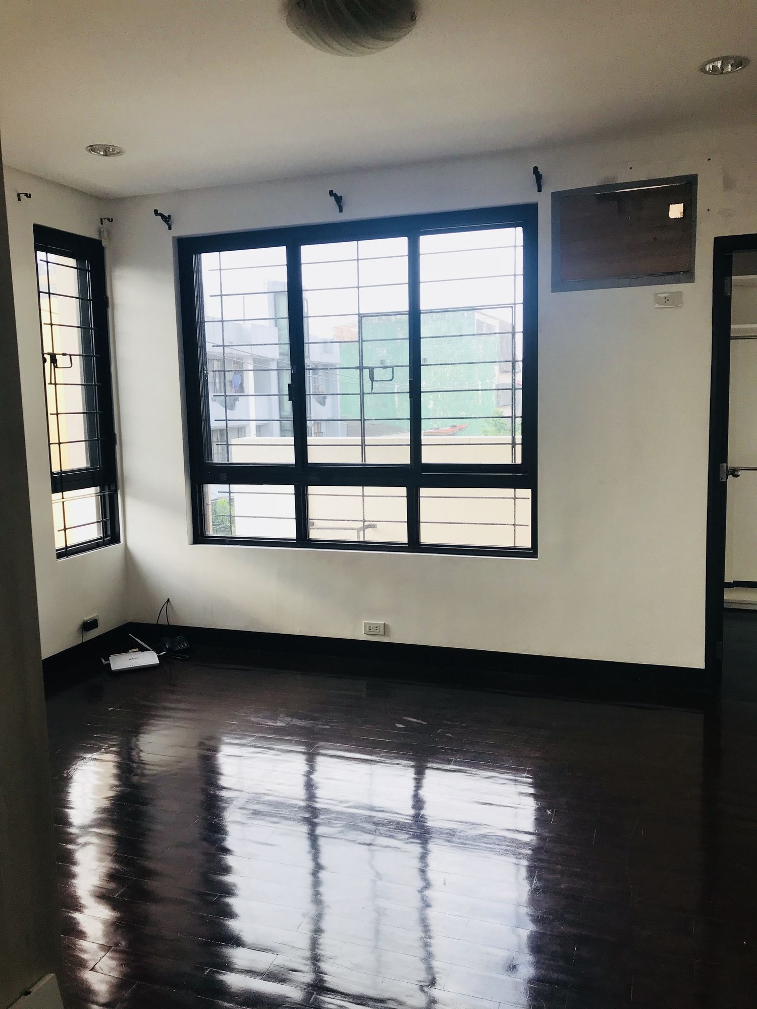 "3BR Townhouse for Rent in Valenzuela, Makati"08