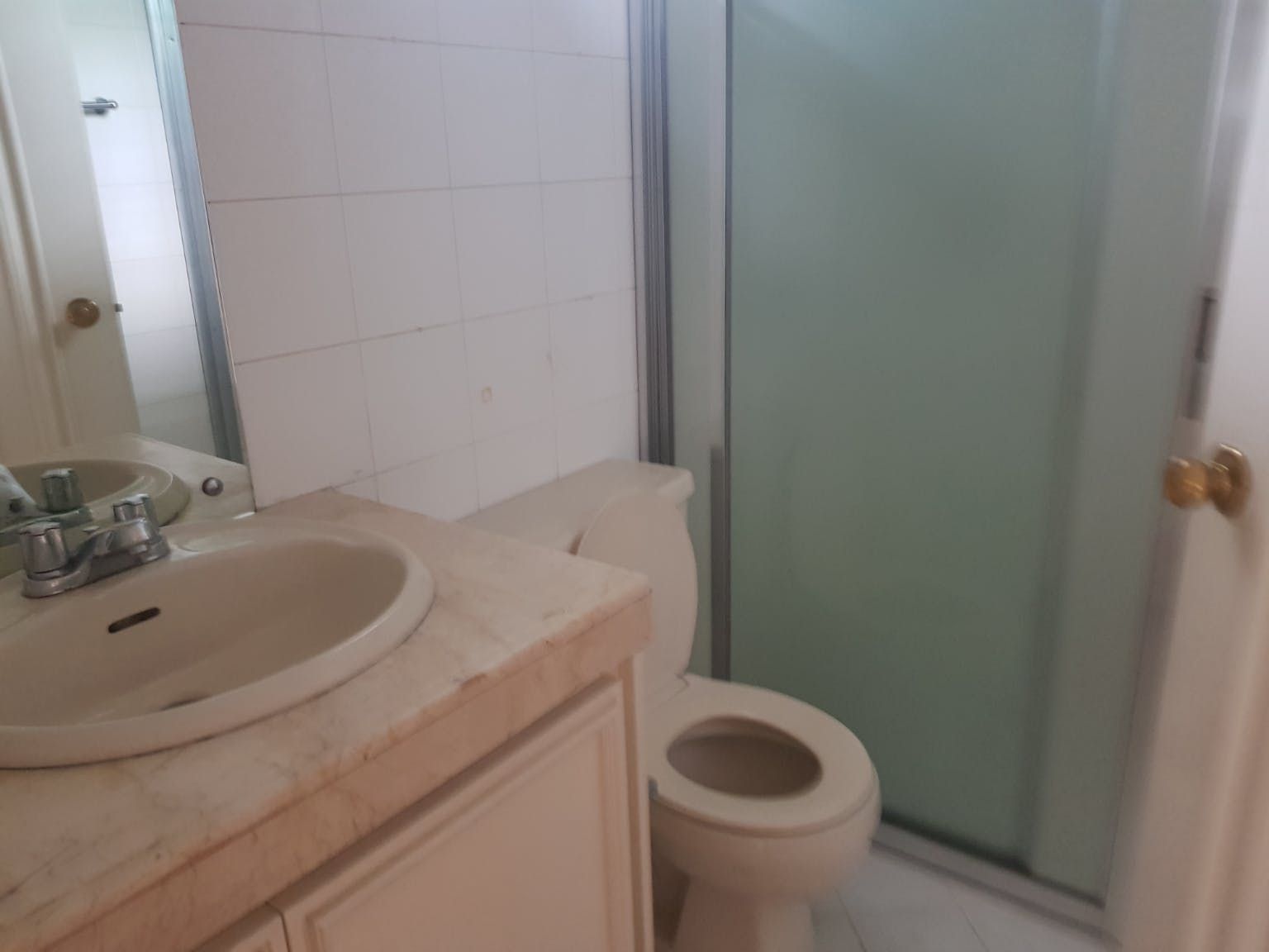 "3BR House for Rent in San Lorenzo Village, Makati"06