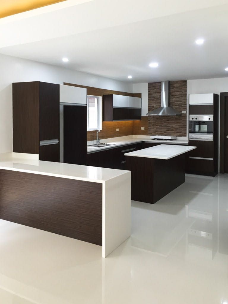 "4BR House for Rent in San Lorenzo Village, Makati"10