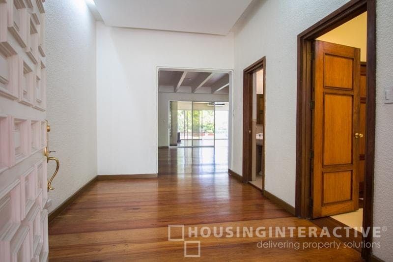"4BR House for Rent in Dasmari?as Village, Makati"04