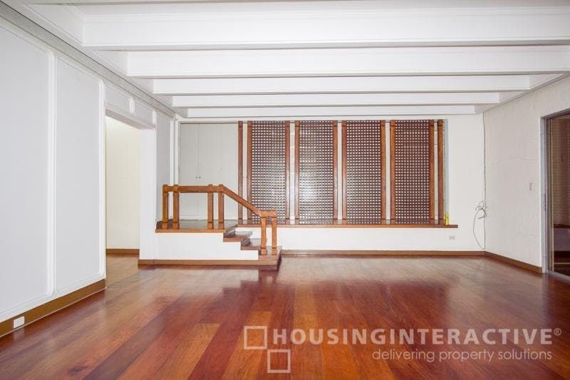 "4BR House for Rent in Dasmari?as Village, Makati"08