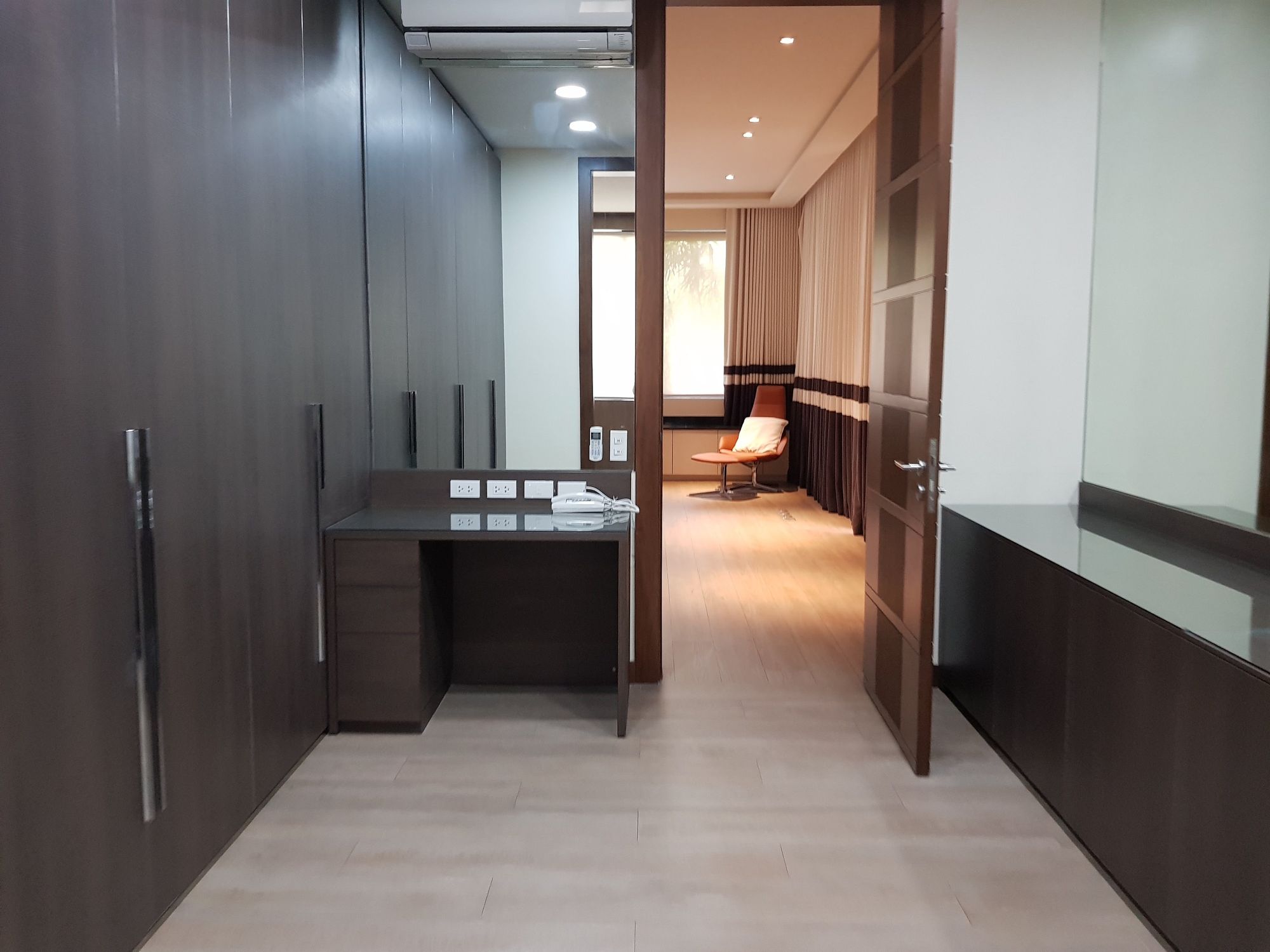 "4BR House for Rent in Dasmari?as Village, Makati"07
