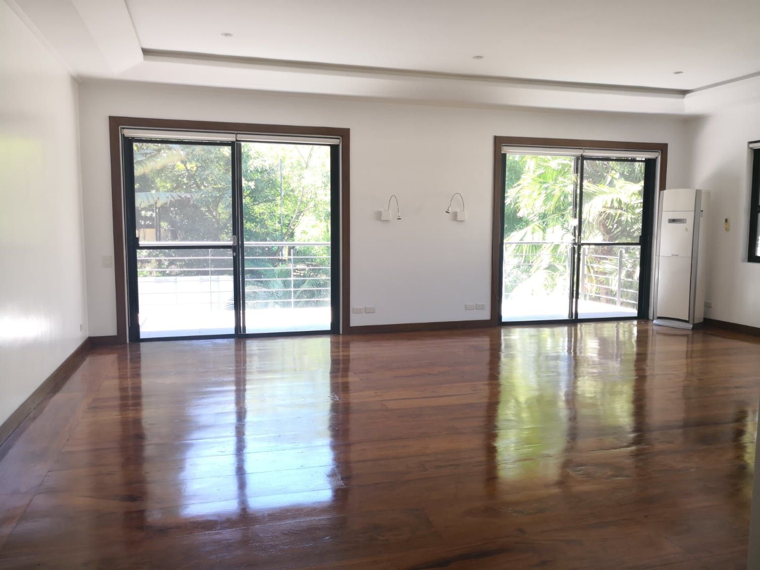 "4BR House for Rent in Ayala Alabang Village, Muntinlupa"10