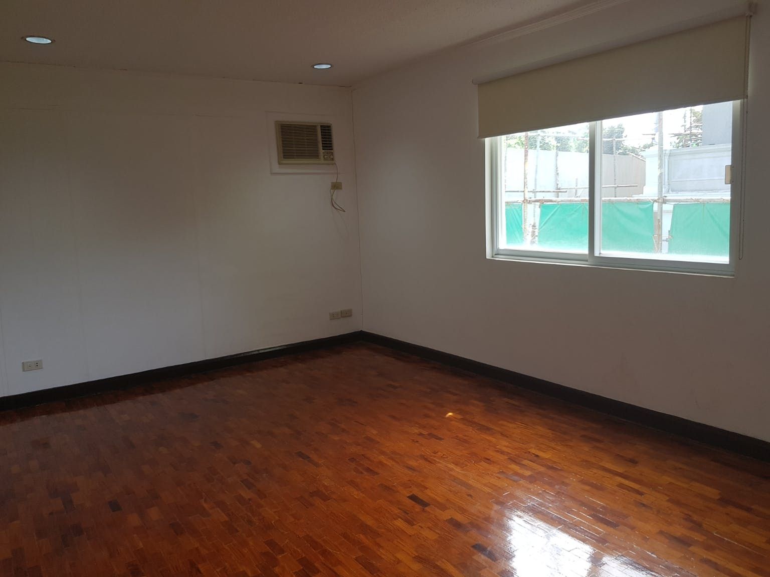 "4BR House for Rent in Dasmari?as Village, Makati"04