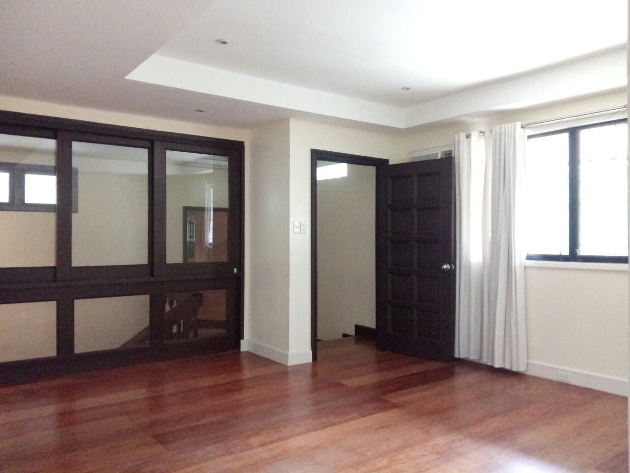 "3BR House for Rent in Dasmari?as Village, Makati"05