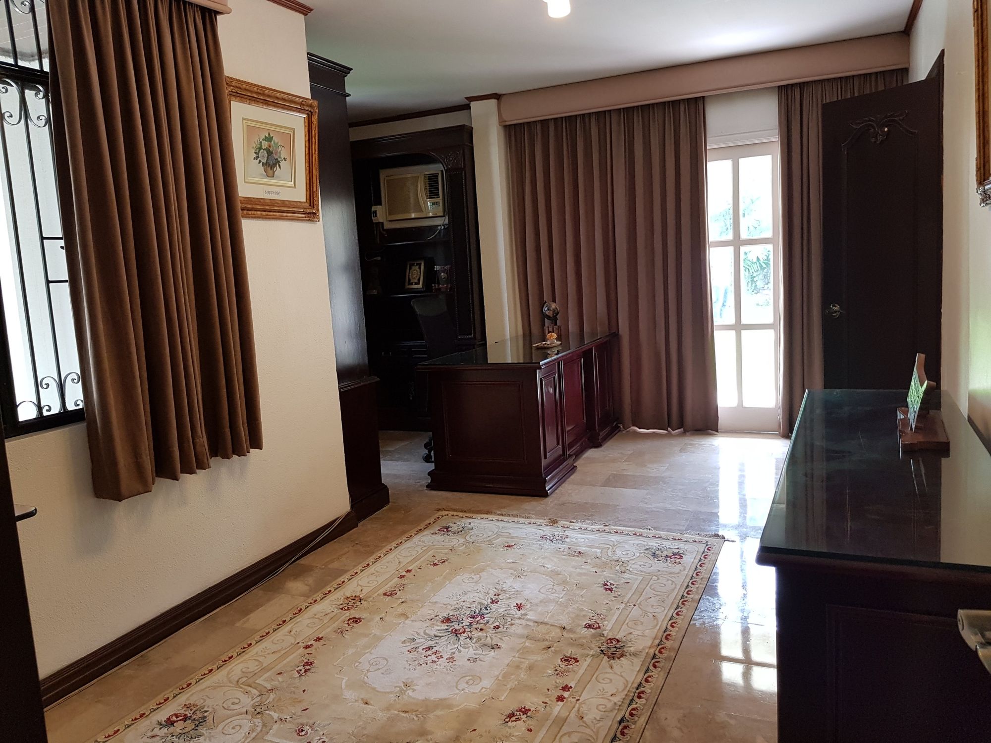 "4BR House for Rent in Dasmari?as Village, Makati"05
