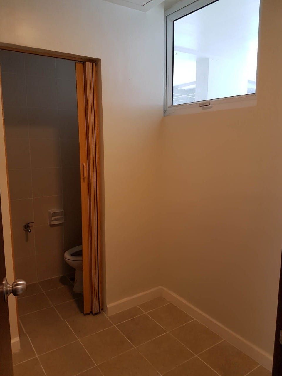 "3BR Townhouse for Rent in 68 Roces, Quezon City"04