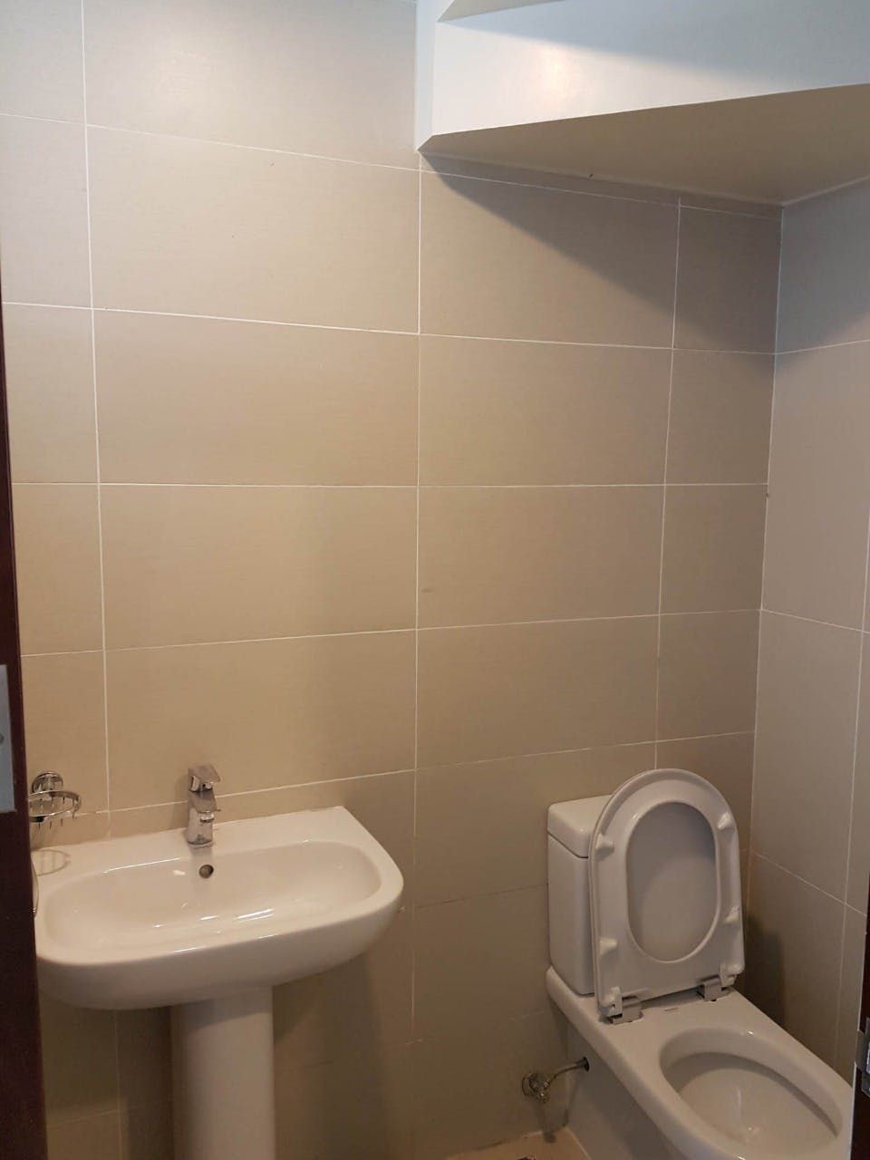 "3BR Townhouse for Rent in 68 Roces, Quezon City"07