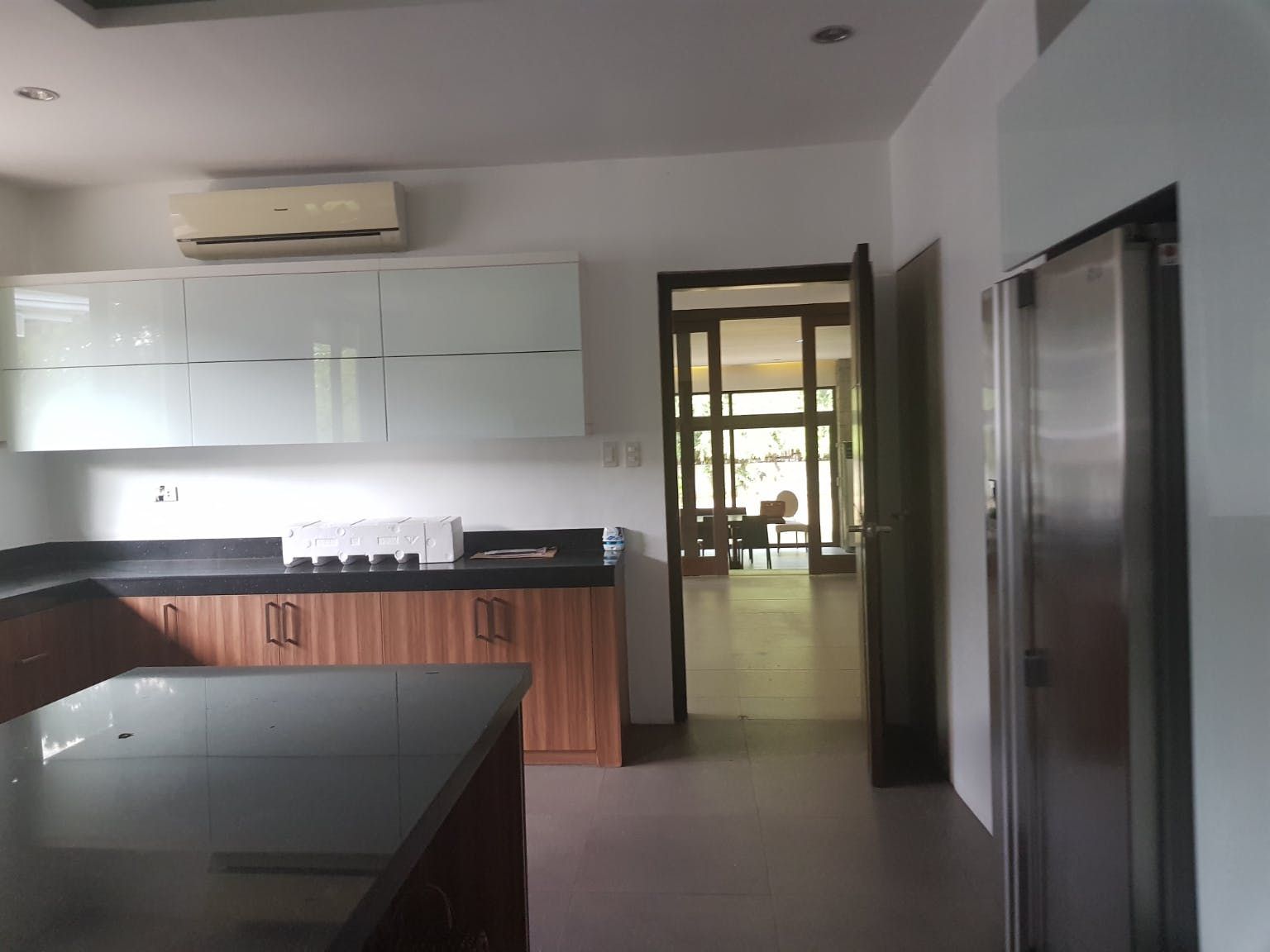 "4BR House for Rent in Dasmari?as Village, Makati"06