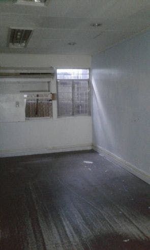 "9BR Townhouse for Rent in San Antonio, Makati"06
