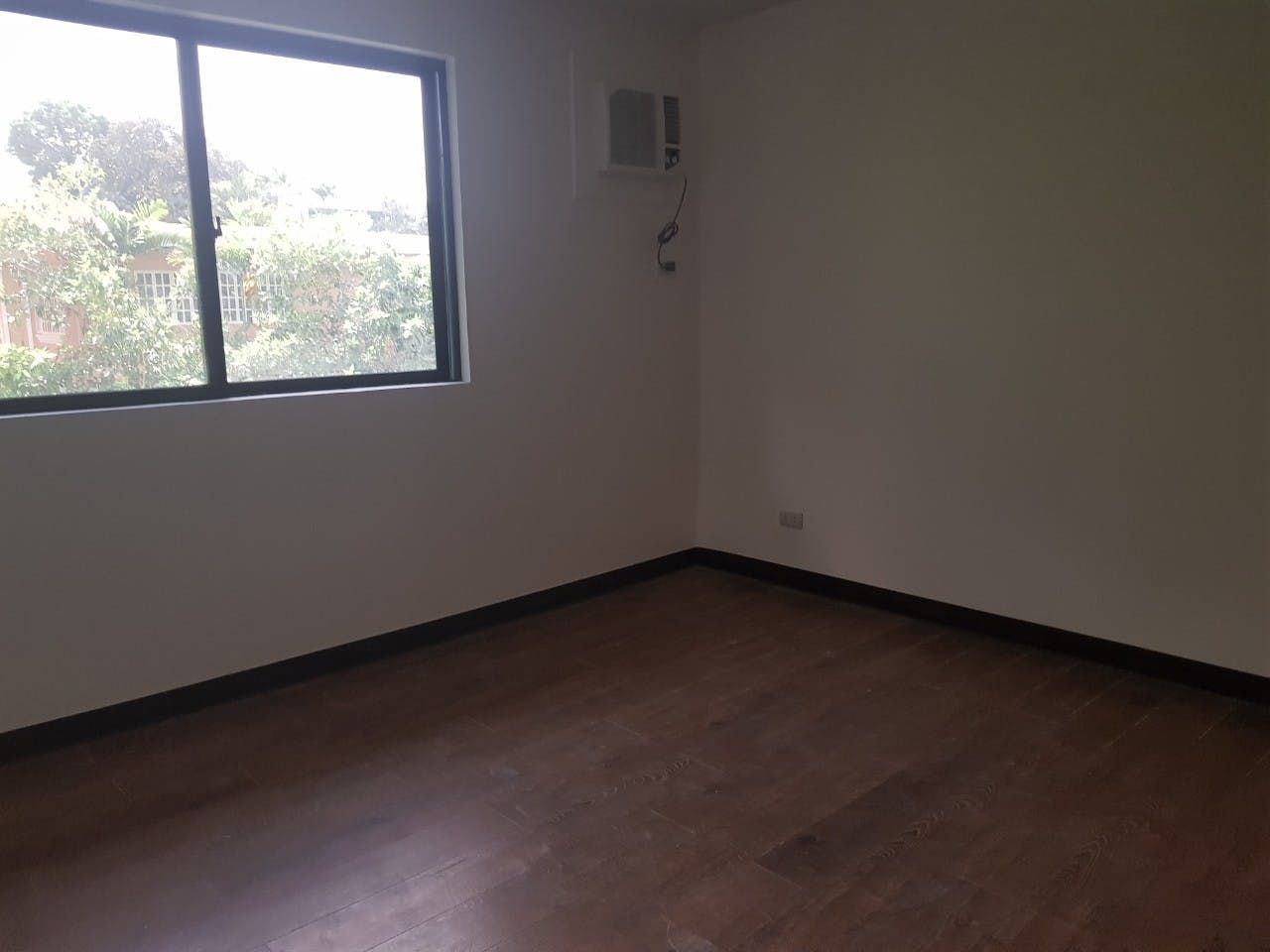 "4BR House for Rent in ,"06