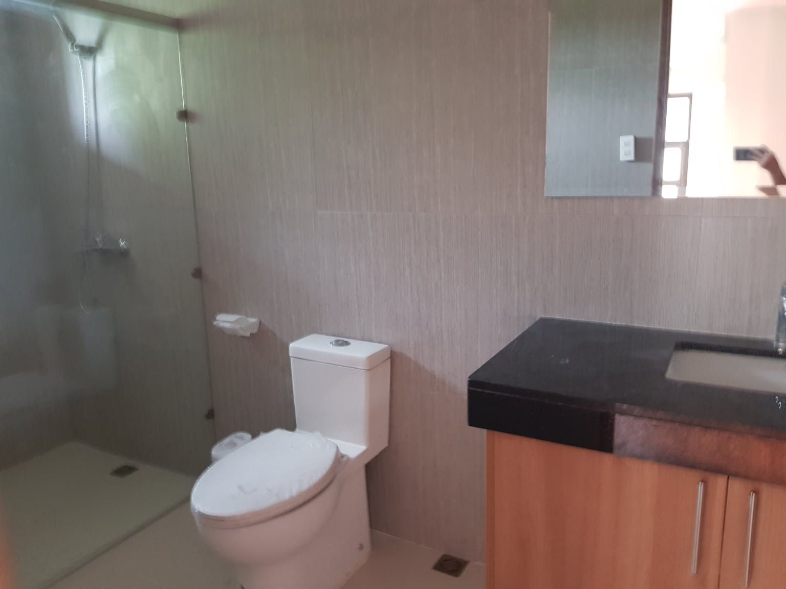 "4BR House for Rent in Merville, Para?aque"07