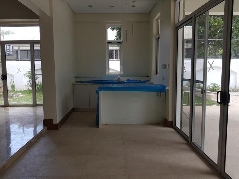 "4BR House for Rent in Dasmari?as Village, Makati"10