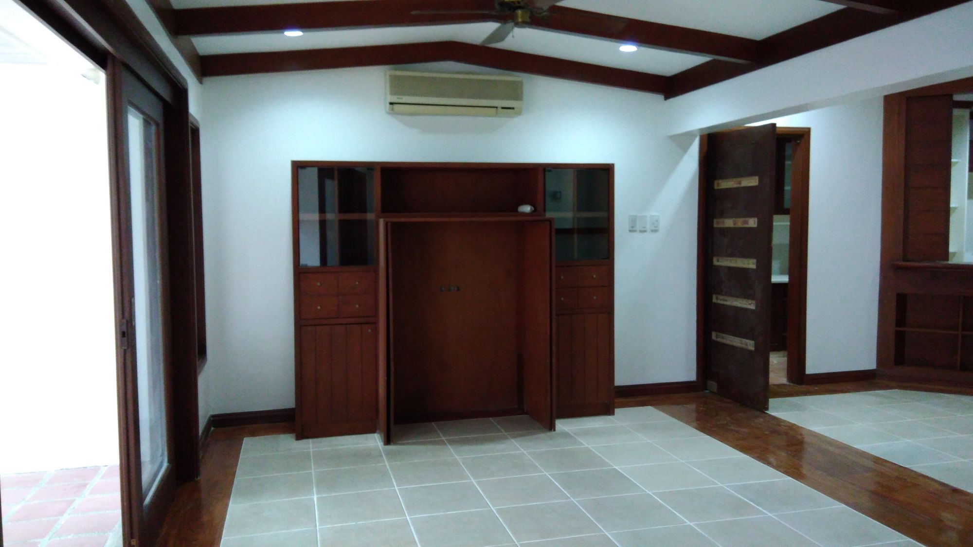 "3BR Townhouse for Rent in Ecology Village, Makati"05