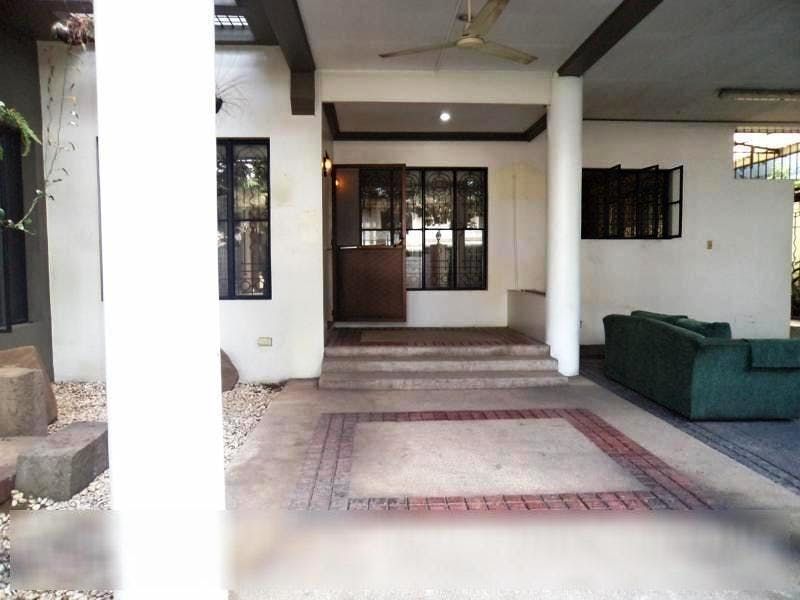 "6BR House for Rent in San Lorenzo Village, Makati"04