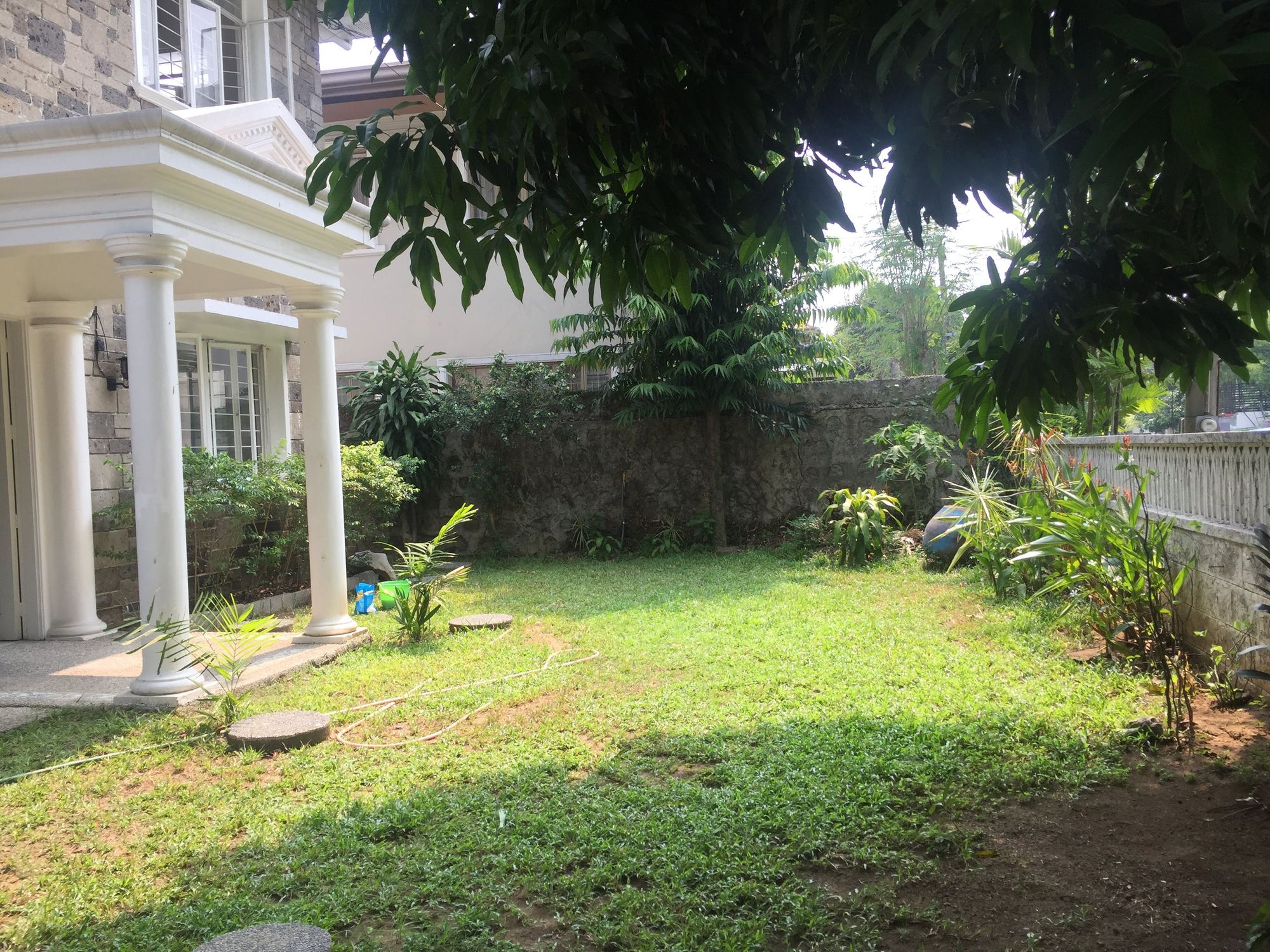 "4BR House for Rent in Magallanes, Makati"07