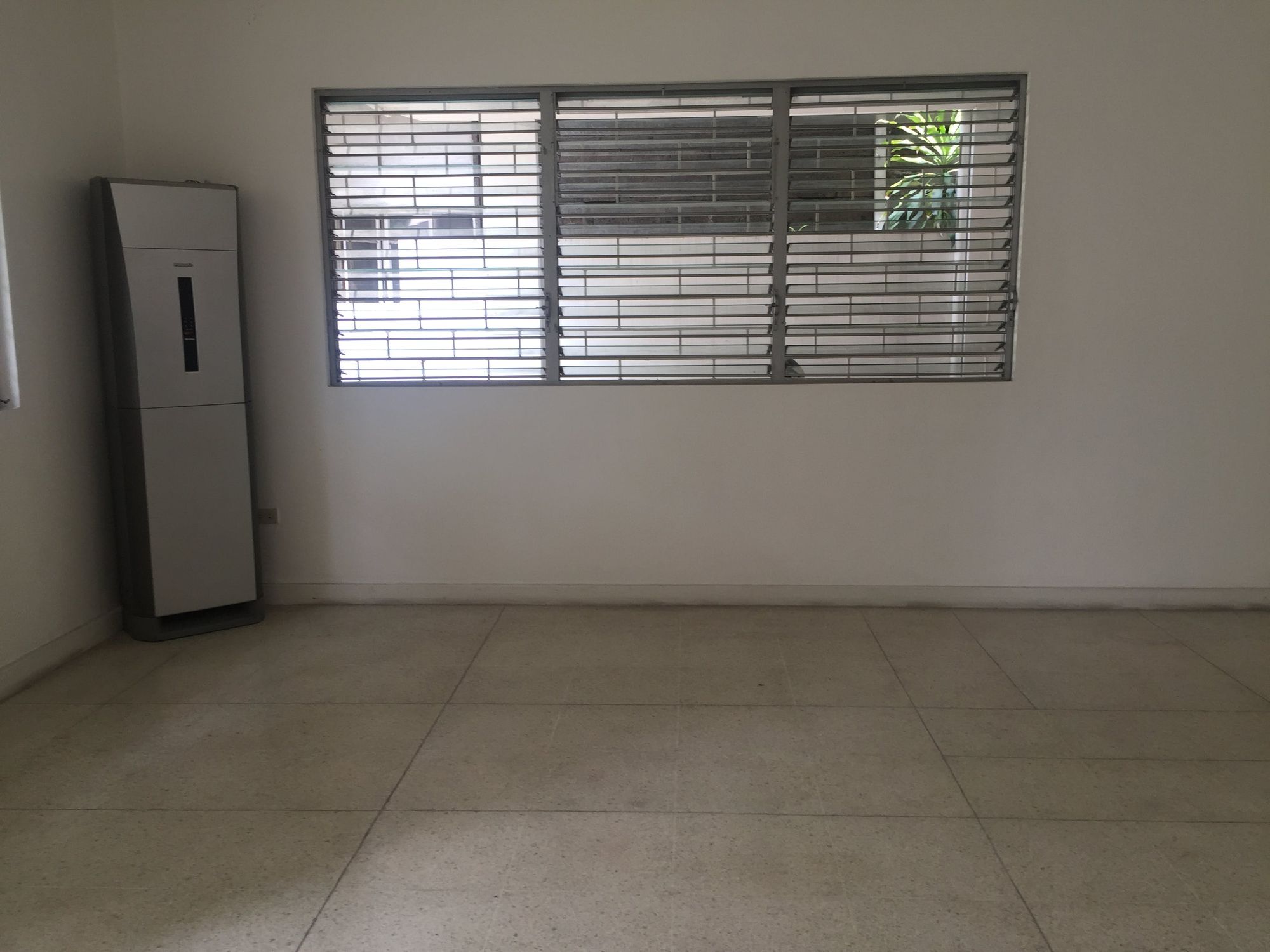 "4BR House for Rent in Magallanes, Makati"08