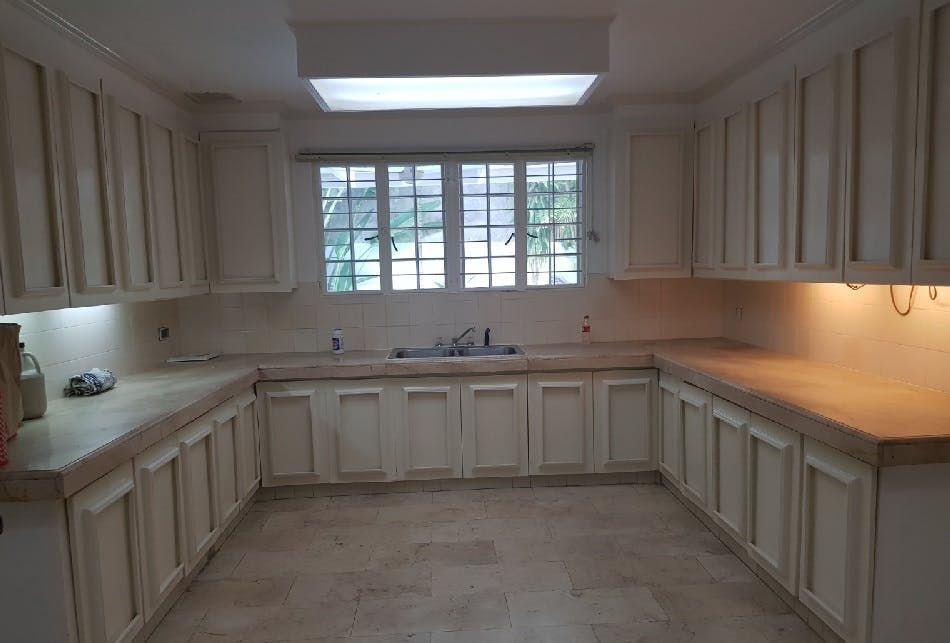 "3BR House for Rent in San Lorenzo Village, Makati"06