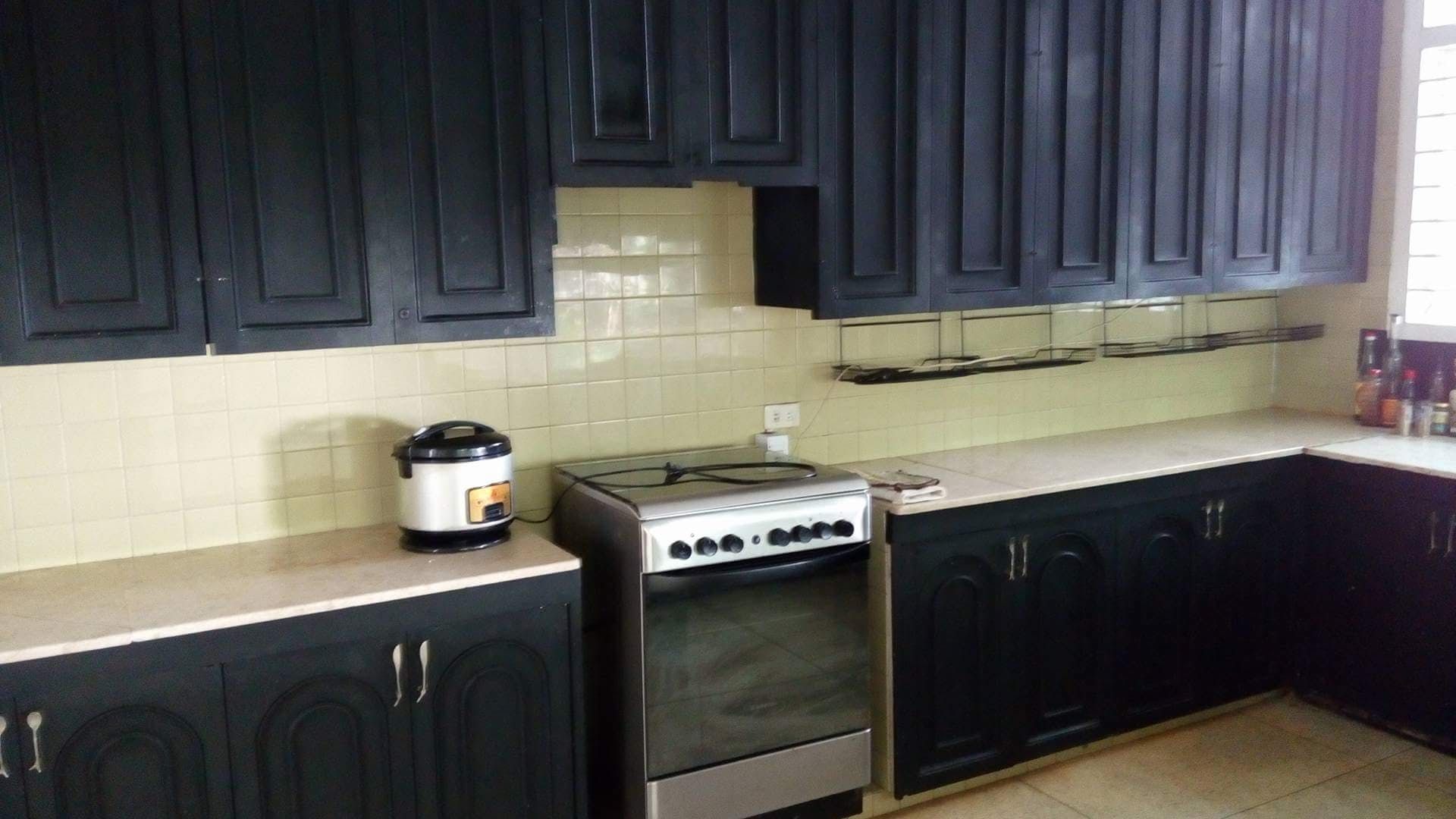 "5BR House for Rent in Merville, Para?aque"08